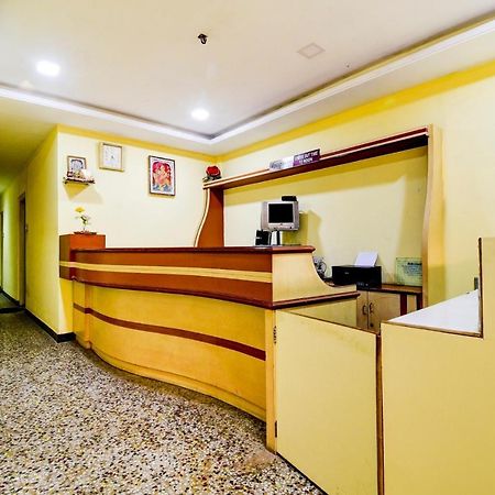 Готель Spot On 80135 Gopala Residency Дібругарх Екстер'єр фото