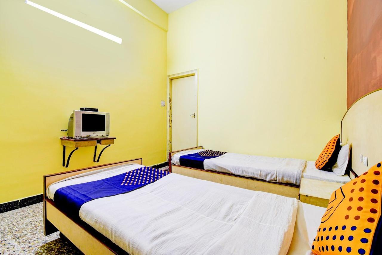 Готель Spot On 80135 Gopala Residency Дібругарх Екстер'єр фото