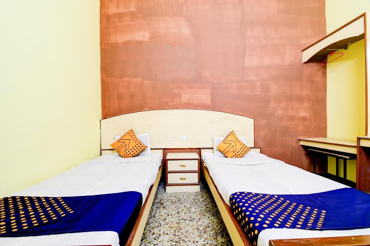 Готель Spot On 80135 Gopala Residency Дібругарх Екстер'єр фото
