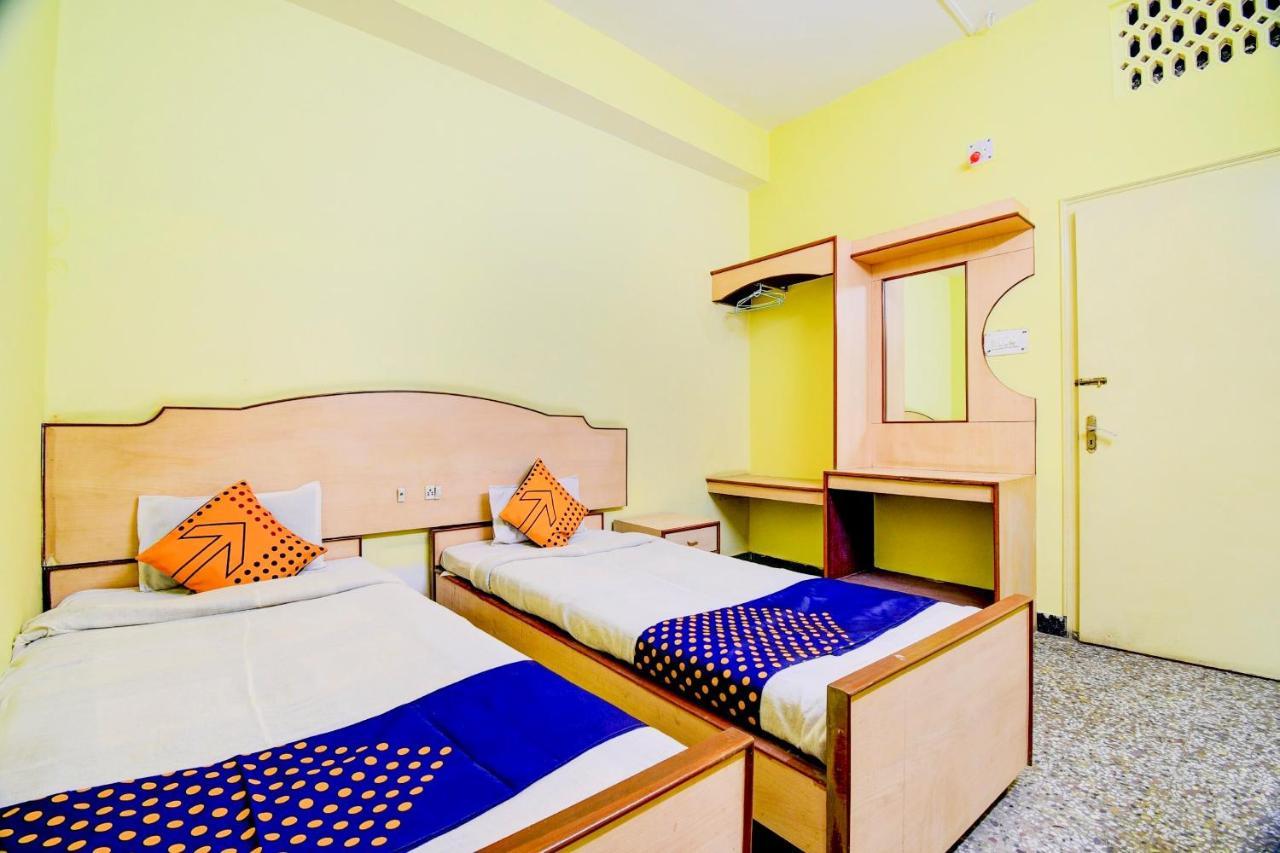 Готель Spot On 80135 Gopala Residency Дібругарх Екстер'єр фото