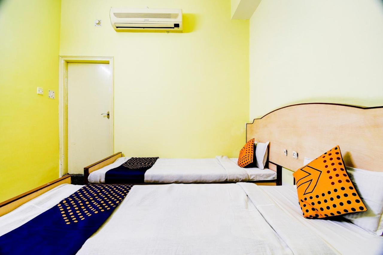 Готель Spot On 80135 Gopala Residency Дібругарх Екстер'єр фото